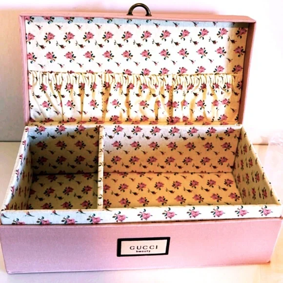 GUCCI ギフトボックス ピンク Gucci Pink Makeup Box, Jewelry&Beauty&Cosmetic box | eBay
